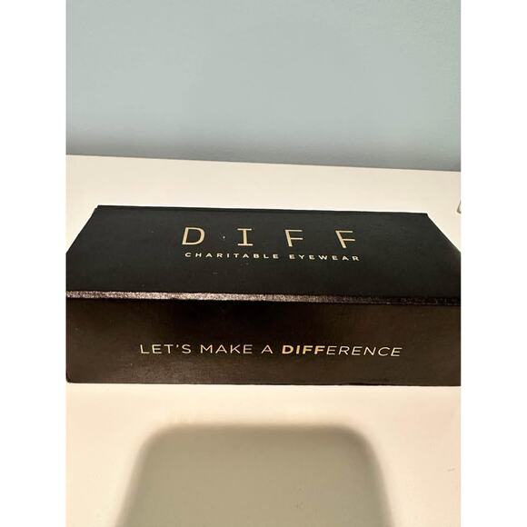 New Diff Sunglasses - Picture 6 of 7